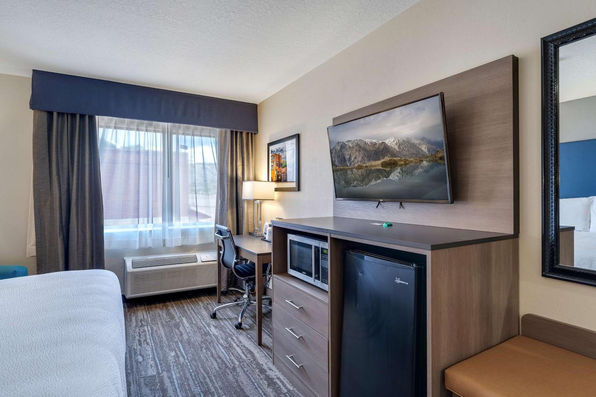 Surestay Plus Hotel By Best Western Price Bagian luar foto