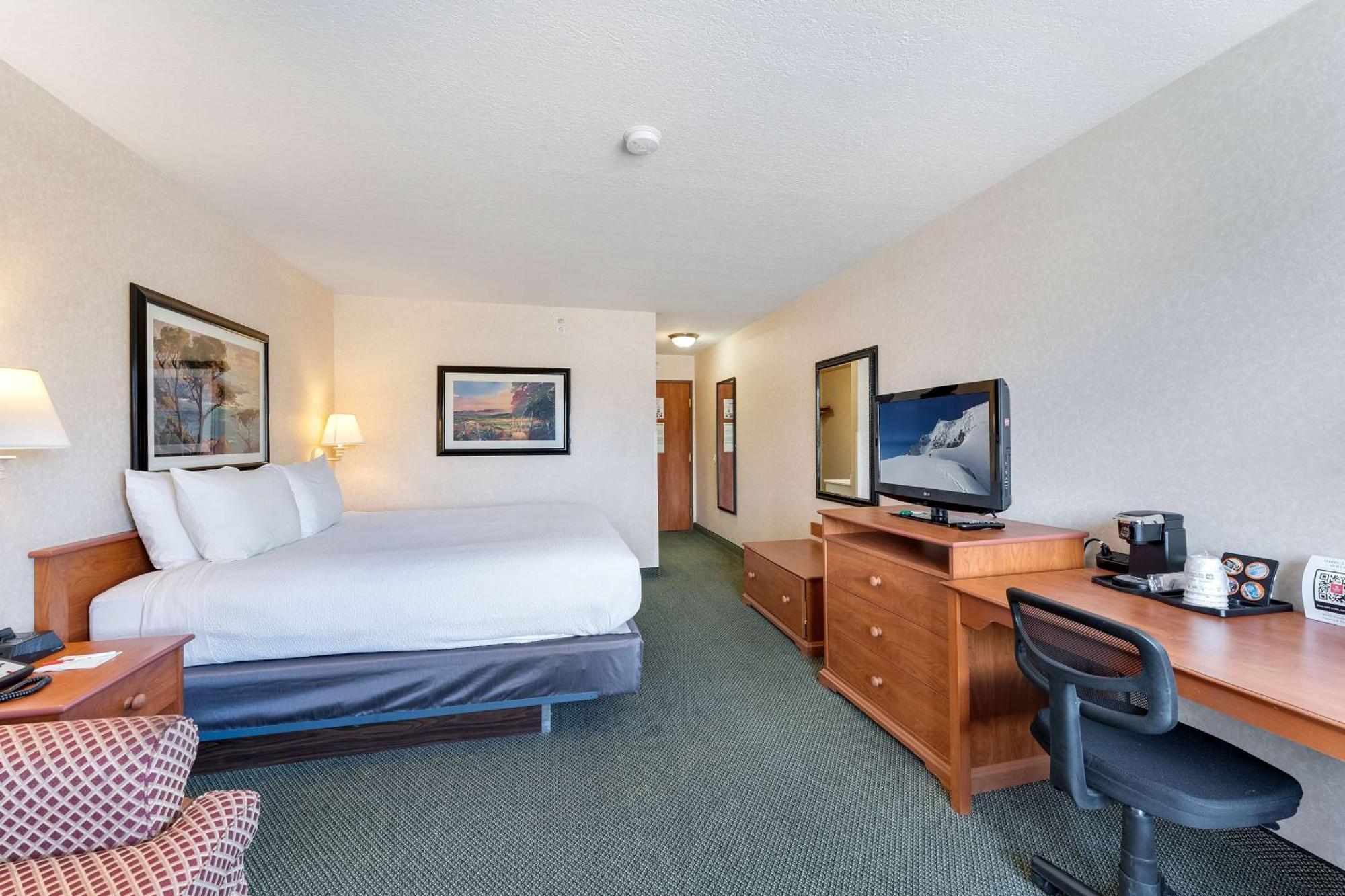 Surestay Plus Hotel By Best Western Price Bagian luar foto